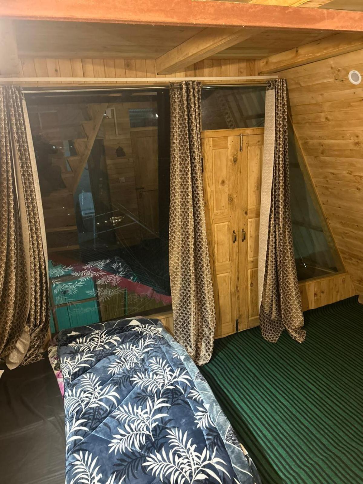 Tree Hub Jibhi Lejlighed Eksteriør billede